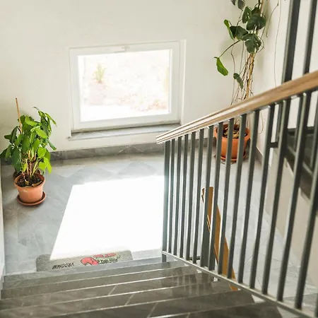 1 Bedroom Front In *