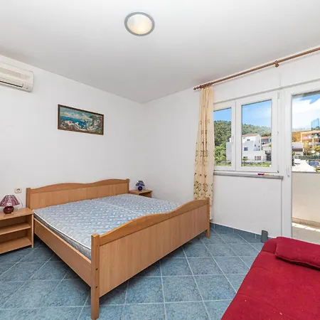 1 Bedroom Front In סלאטינה