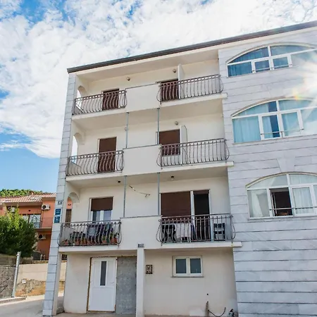 1 Bedroom Front In * סלאטינה