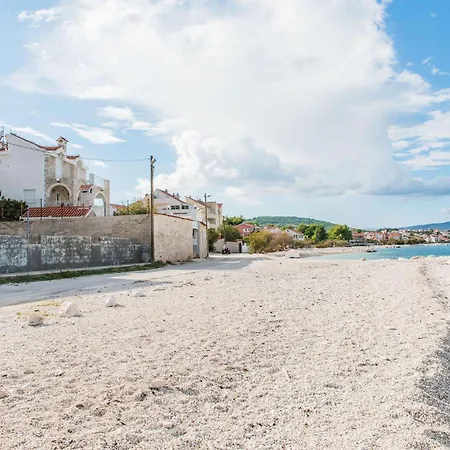 Beautiful In With Wifi Apartamento Slatine