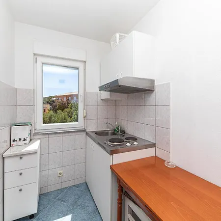 דירה 1 Bedroom Front In סלאטינה
