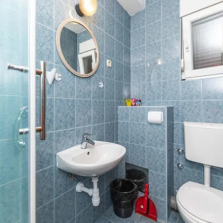 1 Bedroom Front In סלאטינה